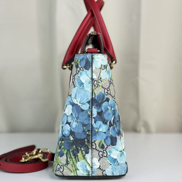 Gucci GG Logo Supreme Flower Shoulder Bag with Red Handles & Floral Design - Picture 2 of 11